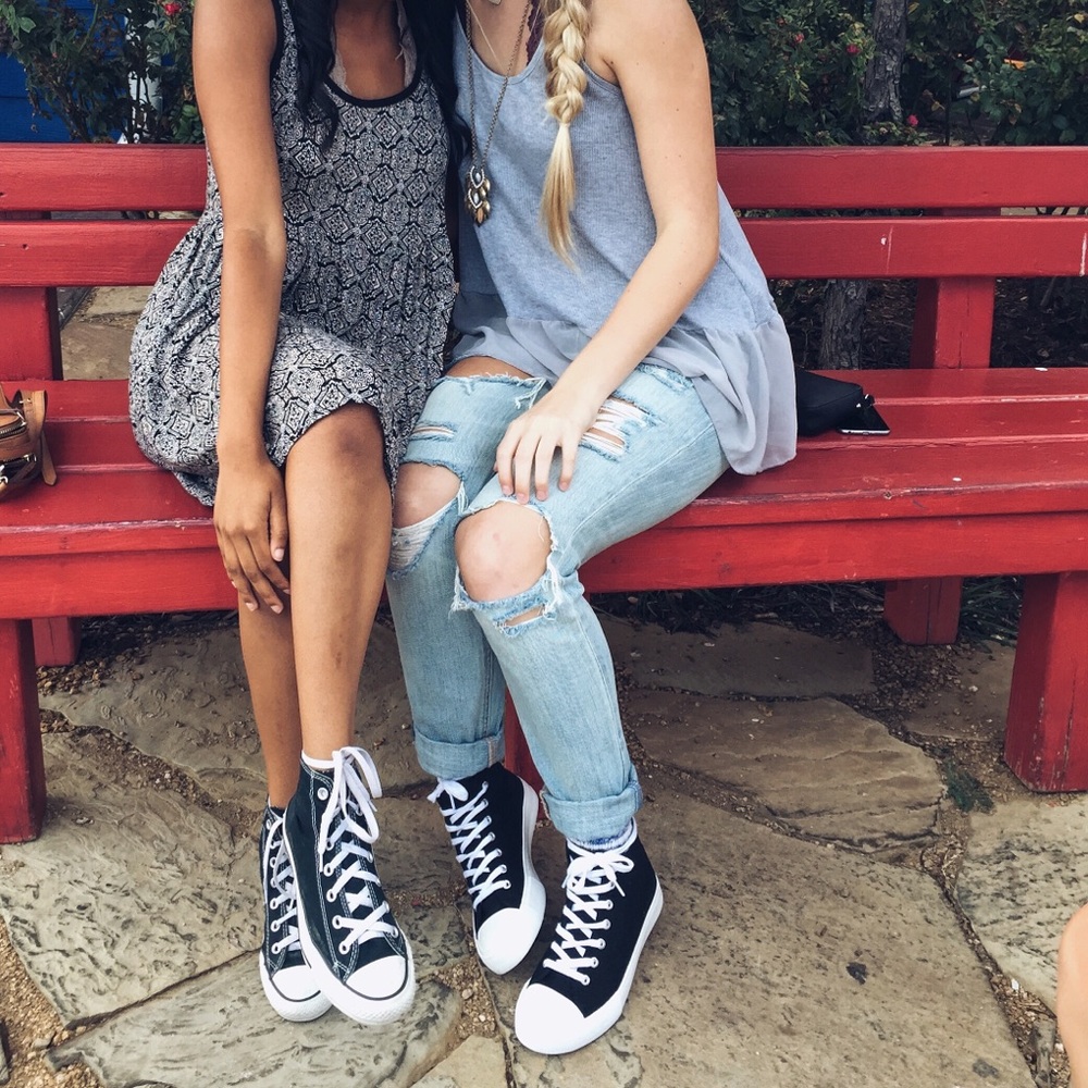 Black hightops - Picture 2 of 4